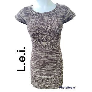 NWT L.E.I. SZ Junior S Java/Tan “Kathleen” Short Sleeve Sweater Dress
